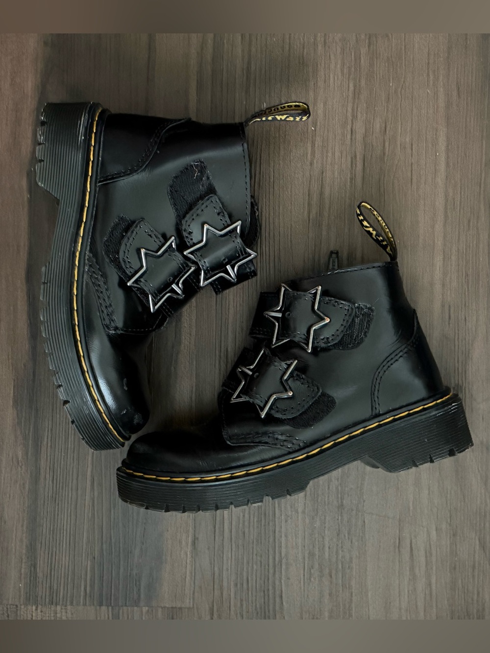 Dr. Martens Black Kids Star-Buckle Leather Ankle Boots